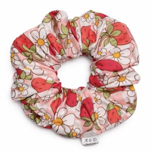 Cotton Strawberries & Daisies